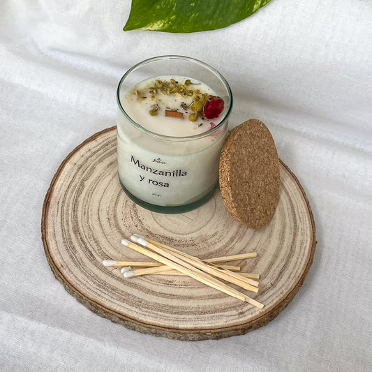Vela Soja 250 g con Cerillas – Manzanilla y Rosa