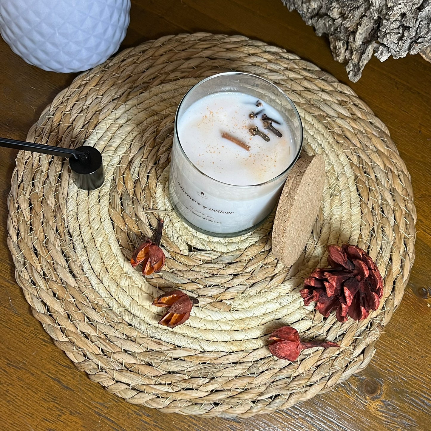 Vela Esencial Cashmere y Vetiver – Calidez y Sofisticación