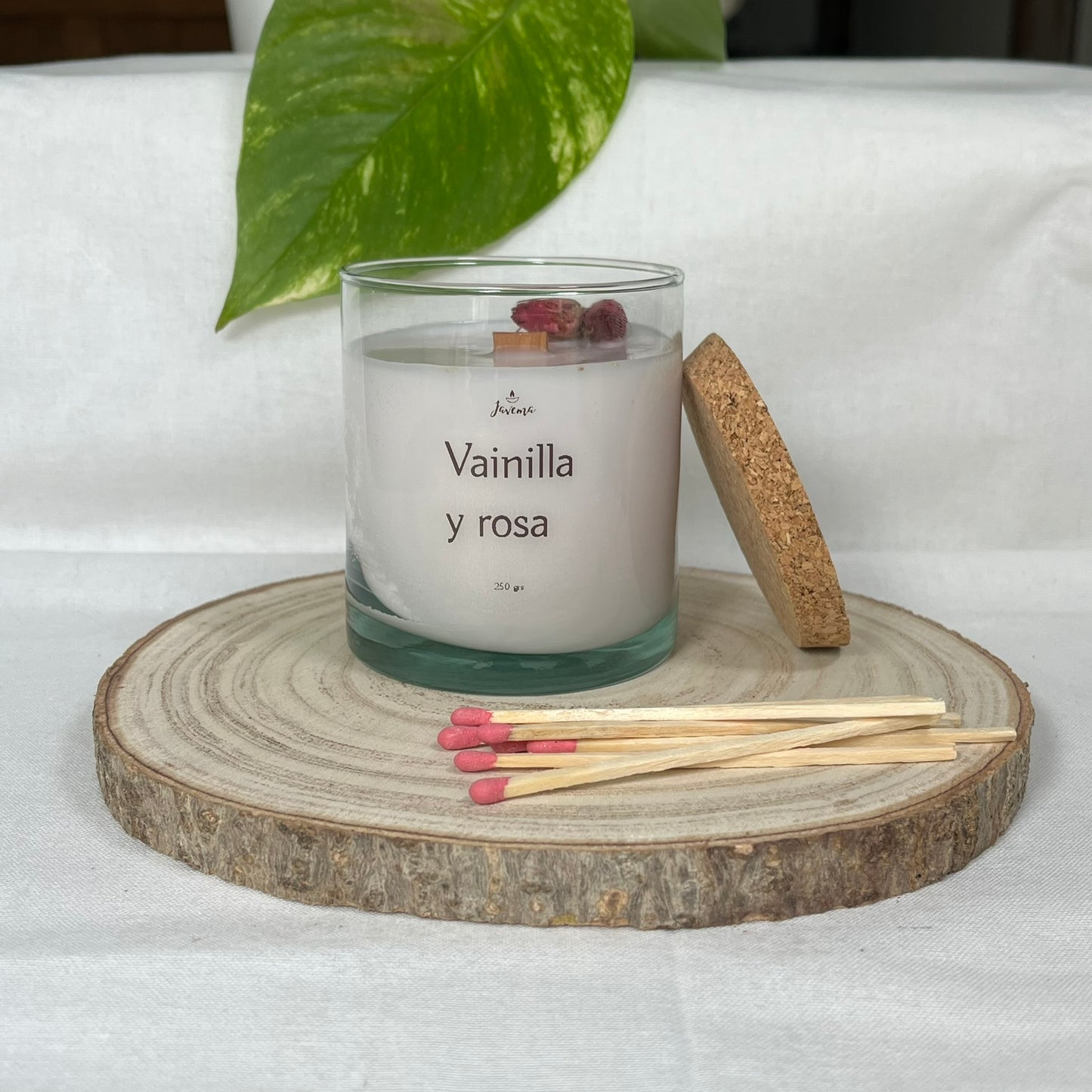 Vela de Vainilla y rosa 250 grs con cerillas