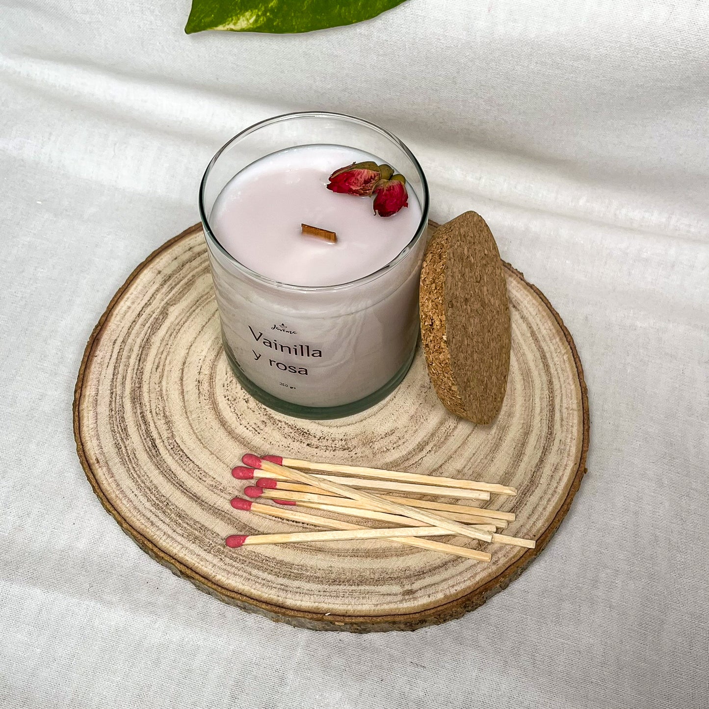 Vela Esencial de Vainilla y Rosa