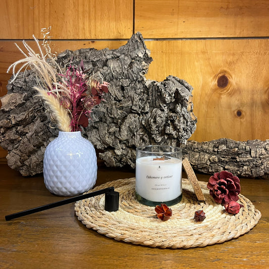 Vela Esencial Cashmere y Vetiver – Calidez y Sofisticación