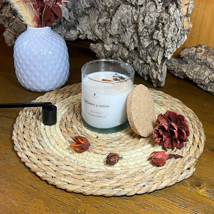 Vela Esencial Cashmere y Vetiver – Calidez y Sofisticación