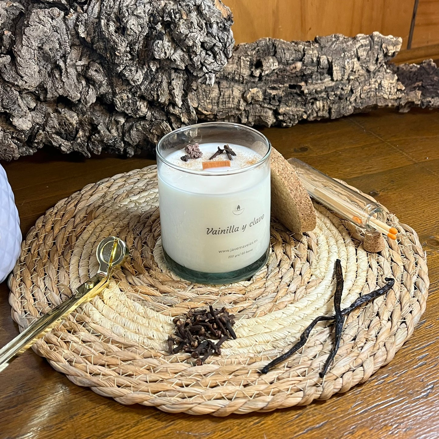 Vela Esencial Vainilla y Clavo – Calma y Protección