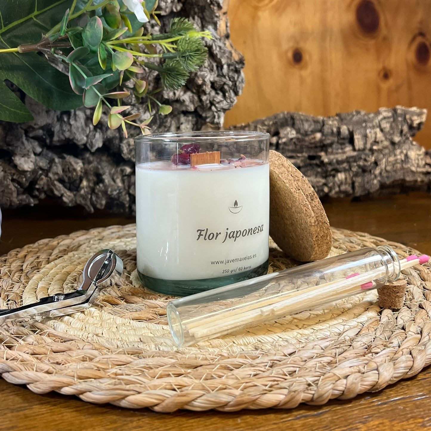 Vela Esencial Flor Japonesa – Delicadeza y Pureza