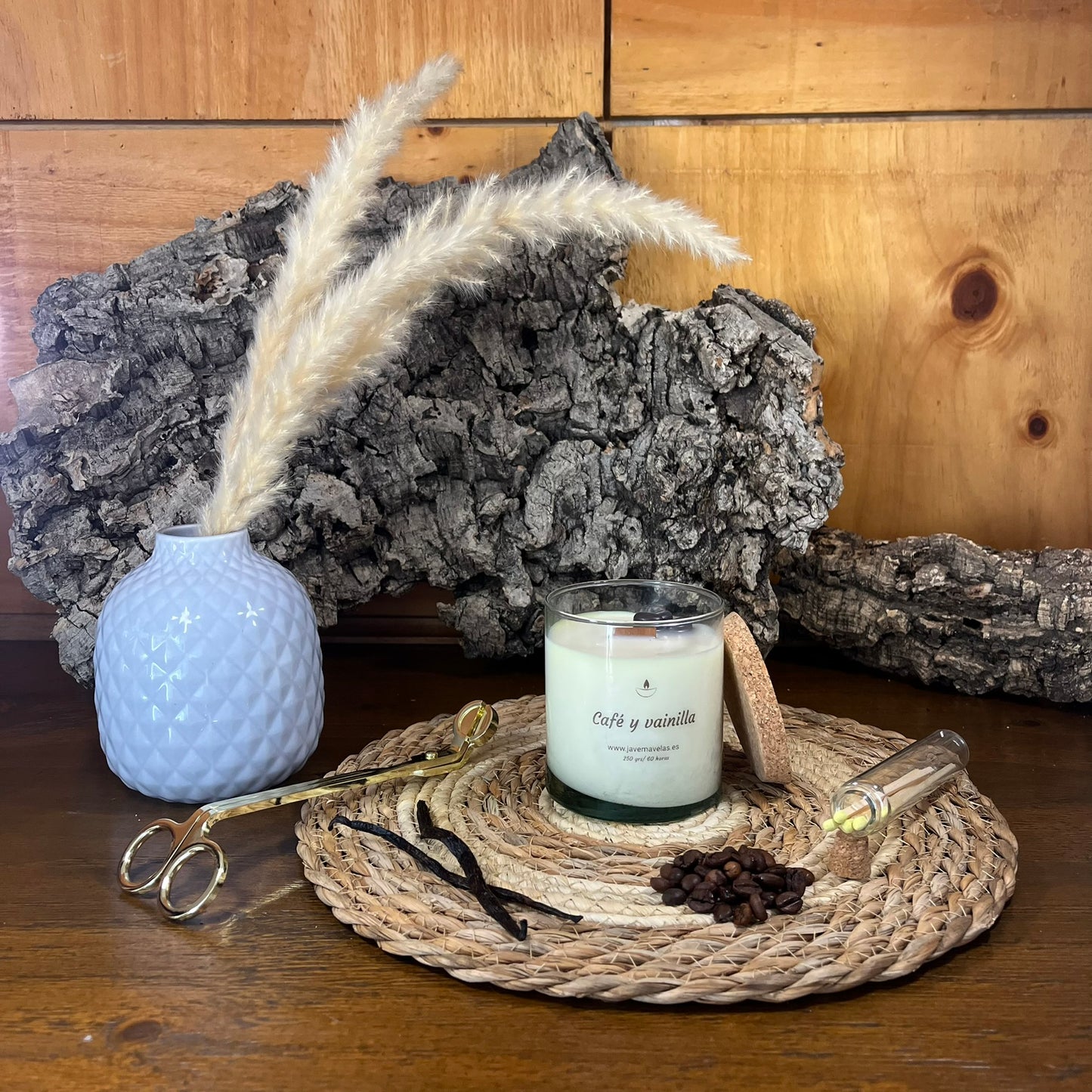 Vela Esencial Café y Vainilla – Energía y Calidez
