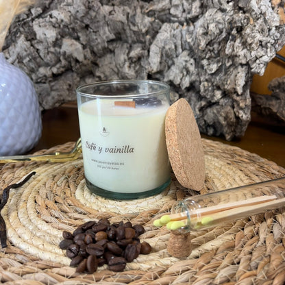Vela Esencial Café y Vainilla – Energía y Calidez