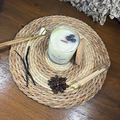 Vela Esencial Café y Vainilla – Energía y Calidez