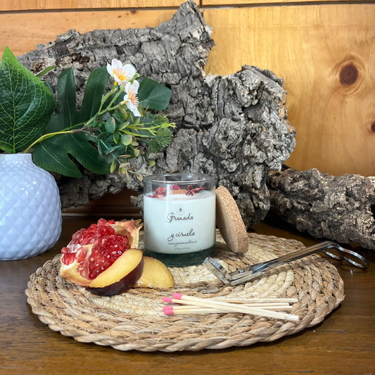 Vela Esencial Granada y Ciruela – Pasión y Energía