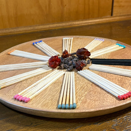 Botecito de cerillas de colores