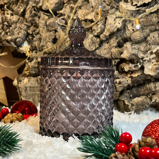 Fuego de Oud – Elegancia profunda en un brillo morado