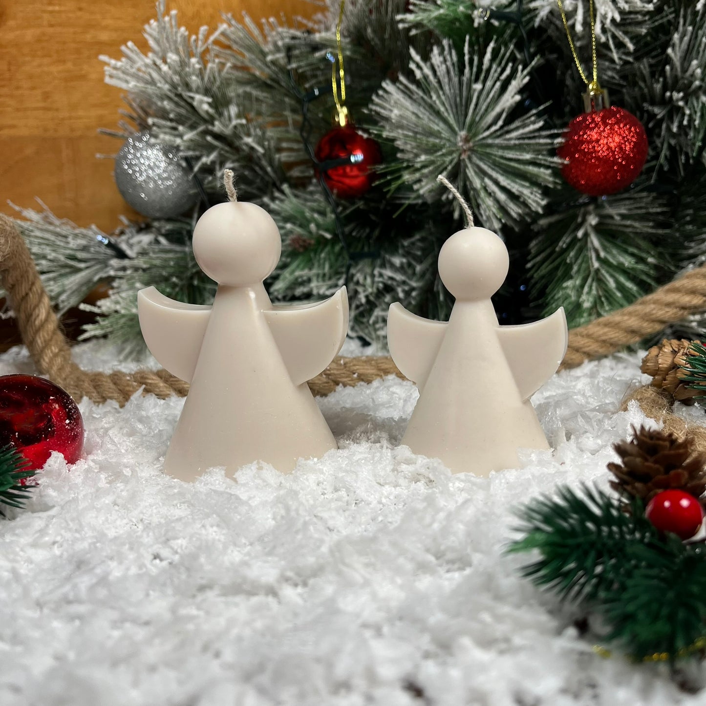 Pareja de Ángeles – Luz suave para un invierno en calma