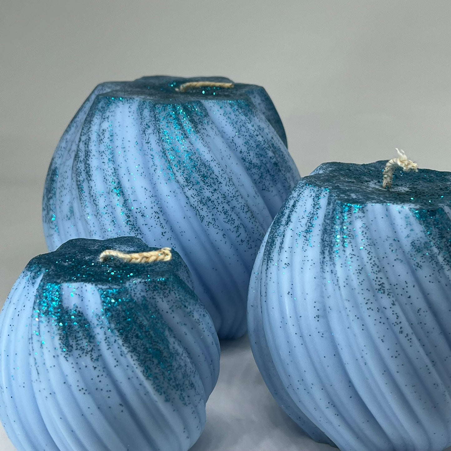 Set de Velas Esfera Acanalada – Armonía en tres formas