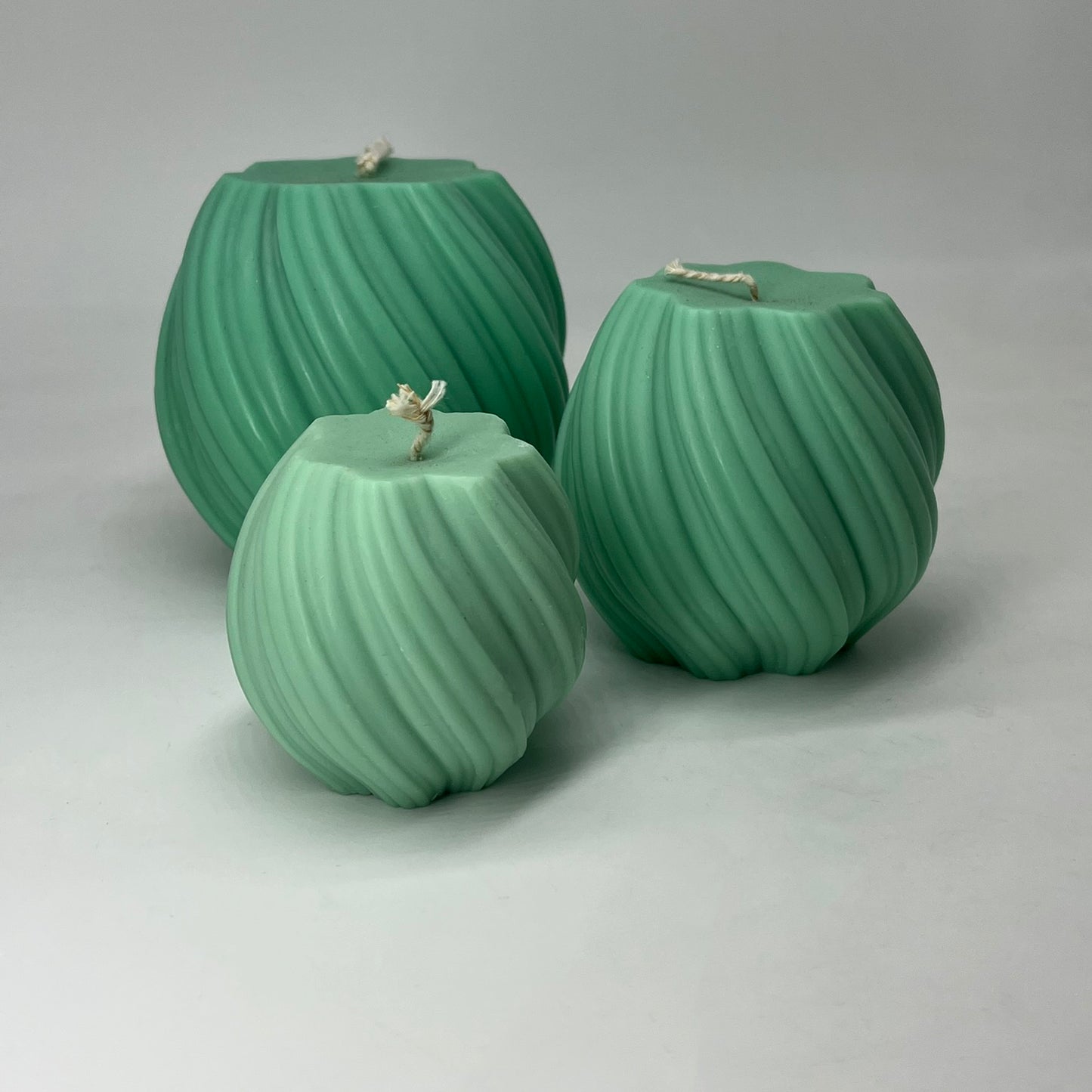 Set de Velas Esfera Acanalada – Armonía en tres formas